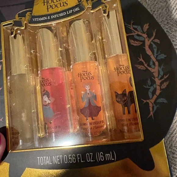 Disney Hocus Pocus Lip Oil Set - Gold and Pink Shades - Picture 3 of 4